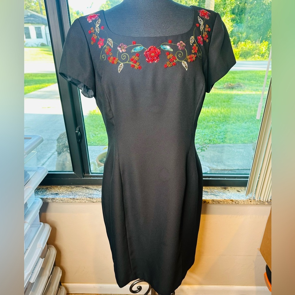 Vintage Virgo Black Cocktail Dress Embroidered Beaded Floral Neckline Size 14